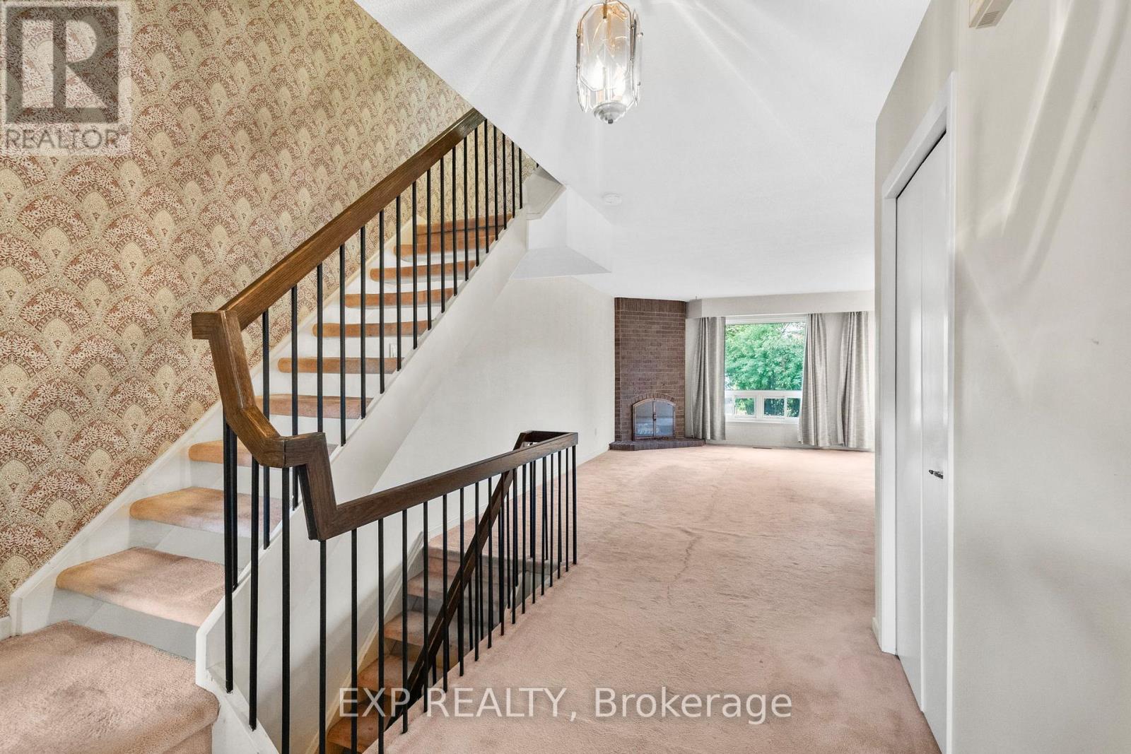 108 Flaming Rose Way, Toronto, Ontario  M2N 5W8 - Photo 5 - C12212143