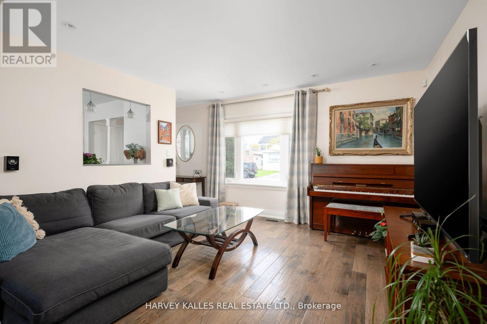 89 Charleswood Drive, Toronto (Clanton Park), Ontario  M3H 1X5 - Photo 12 - C12212169