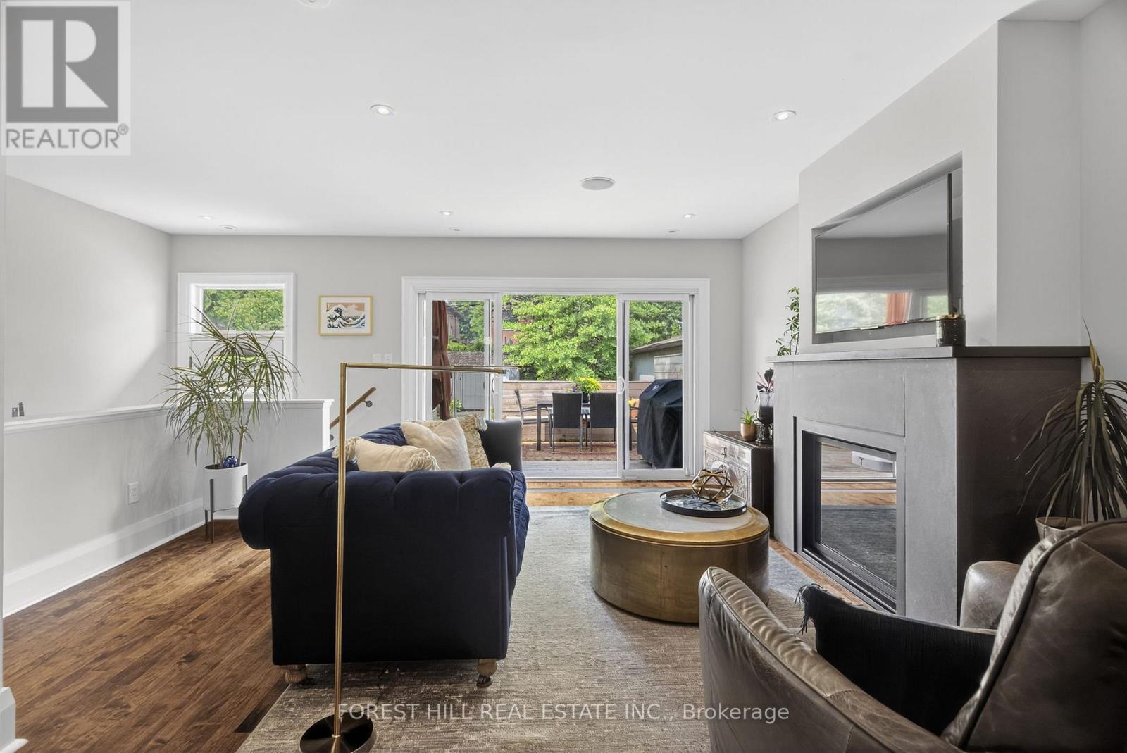 82 Pinewood Avenue, Toronto (Humewood-Cedarvale), Ontario  M6C 2V1 - Photo 15 - C12212193