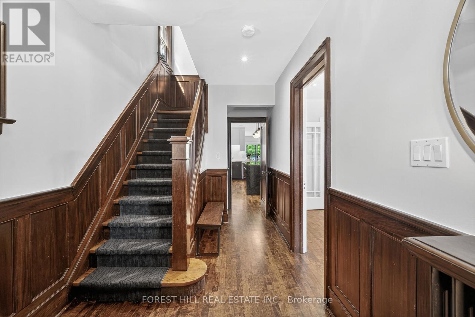 82 Pinewood Avenue, Toronto (Humewood-Cedarvale), Ontario  M6C 2V1 - Photo 19 - C12212193