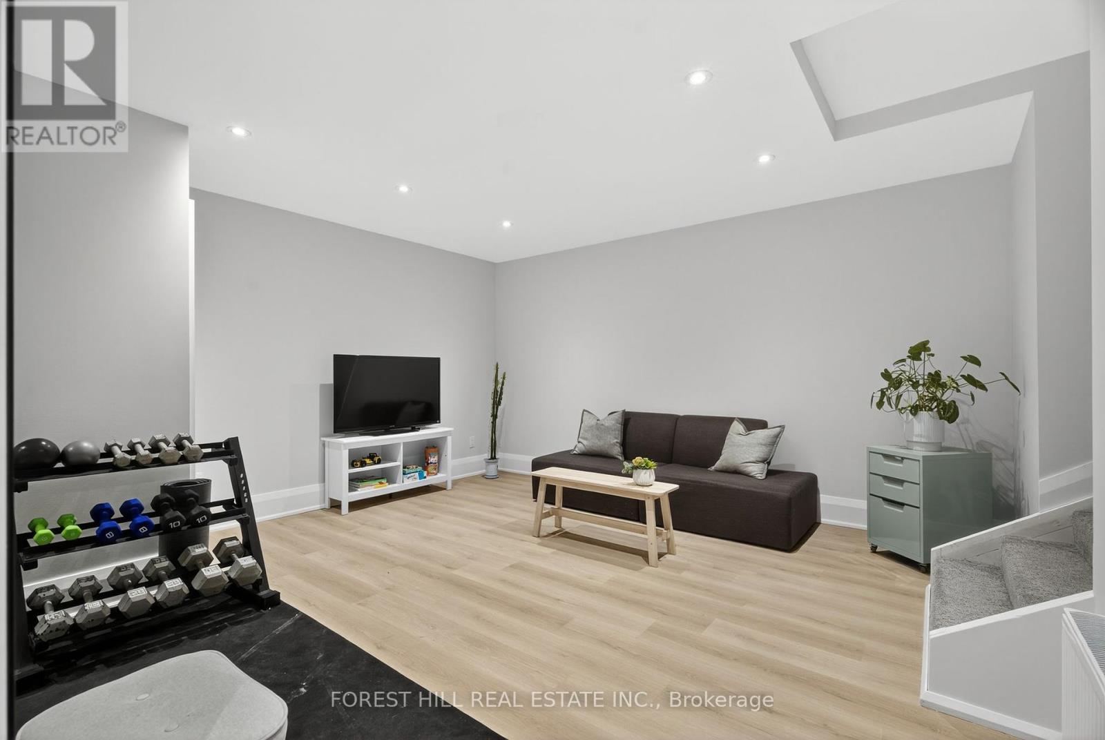 82 Pinewood Avenue, Toronto (Humewood-Cedarvale), Ontario  M6C 2V1 - Photo 28 - C12212193
