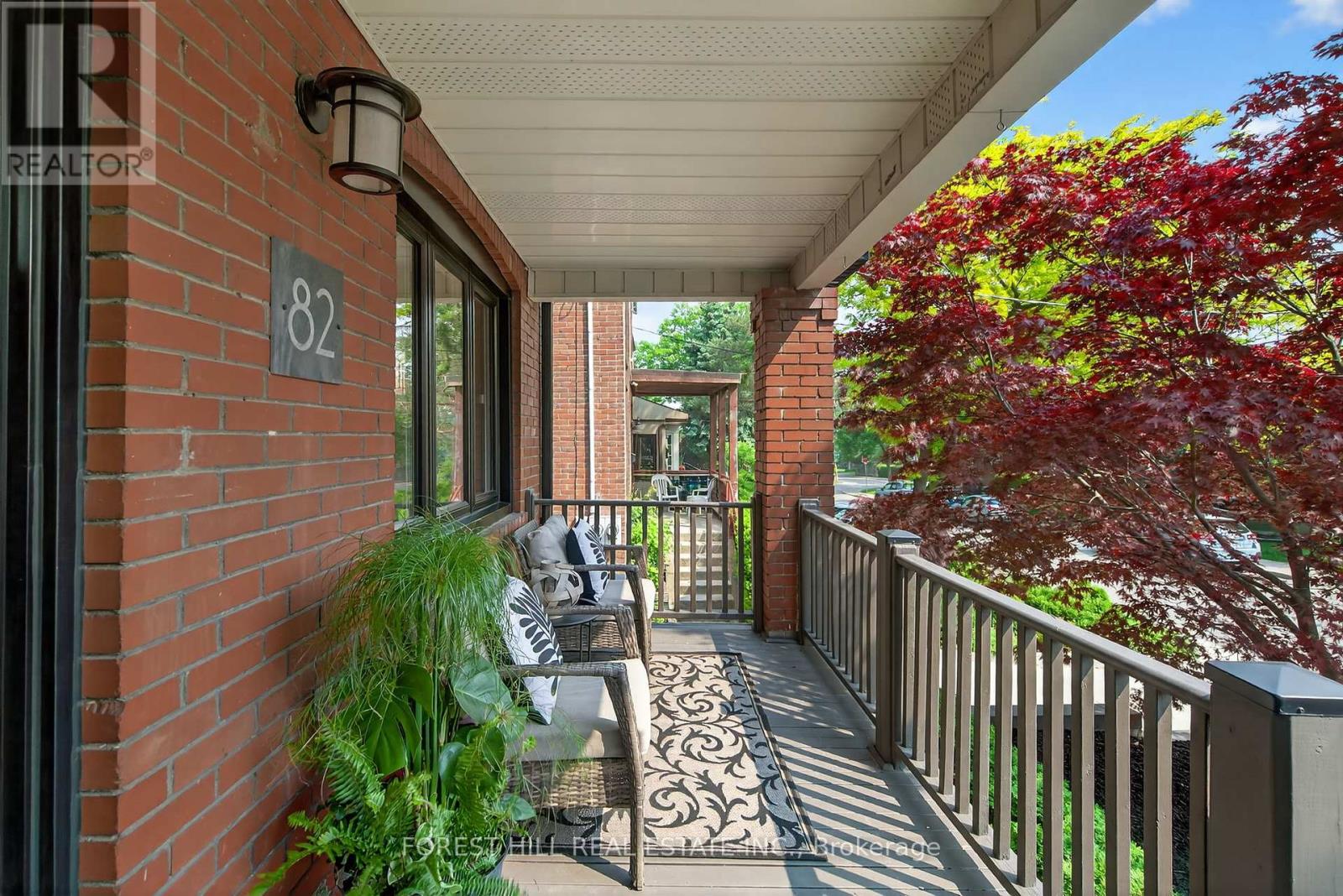 82 Pinewood Avenue, Toronto (Humewood-Cedarvale), Ontario  M6C 2V1 - Photo 4 - C12212193