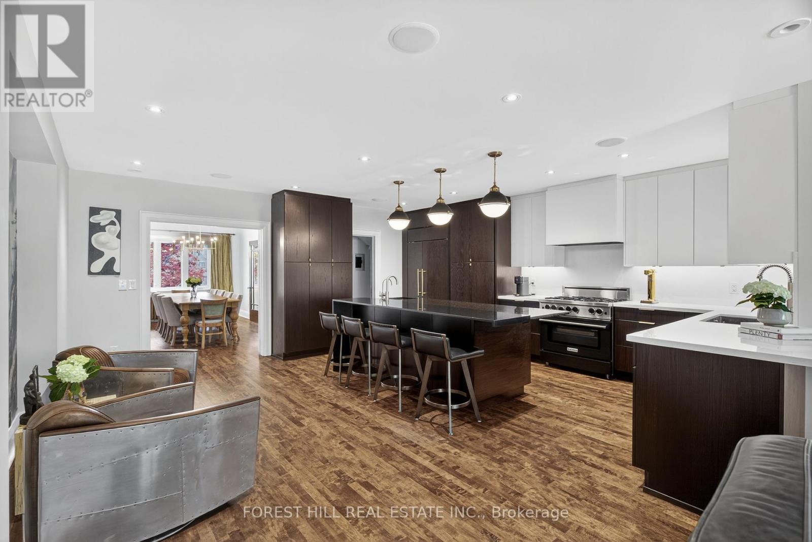 82 Pinewood Avenue, Toronto (Humewood-Cedarvale), Ontario  M6C 2V1 - Photo 9 - C12212193
