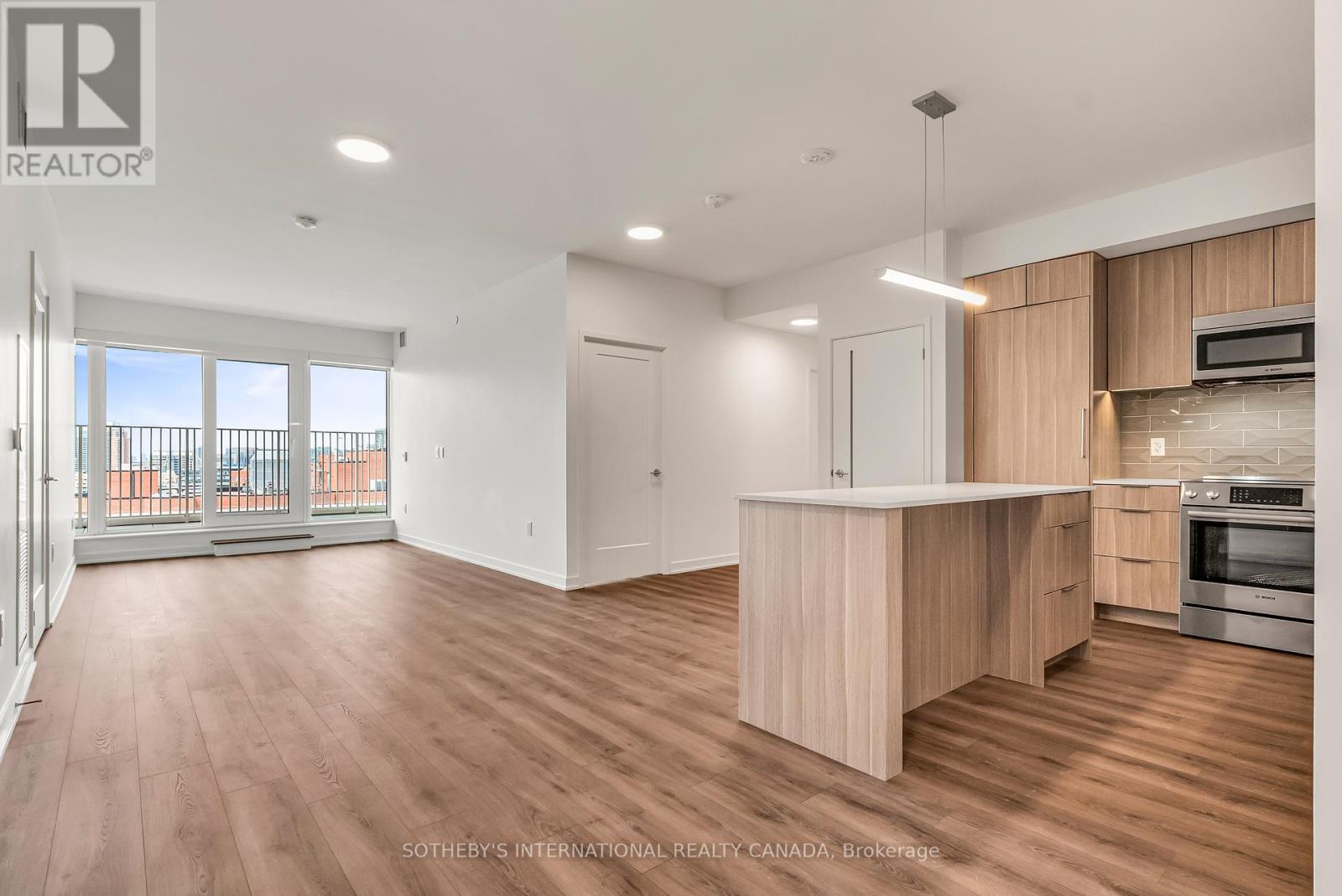 1122 - 88 BATHURST STREET, Toronto, Ontario