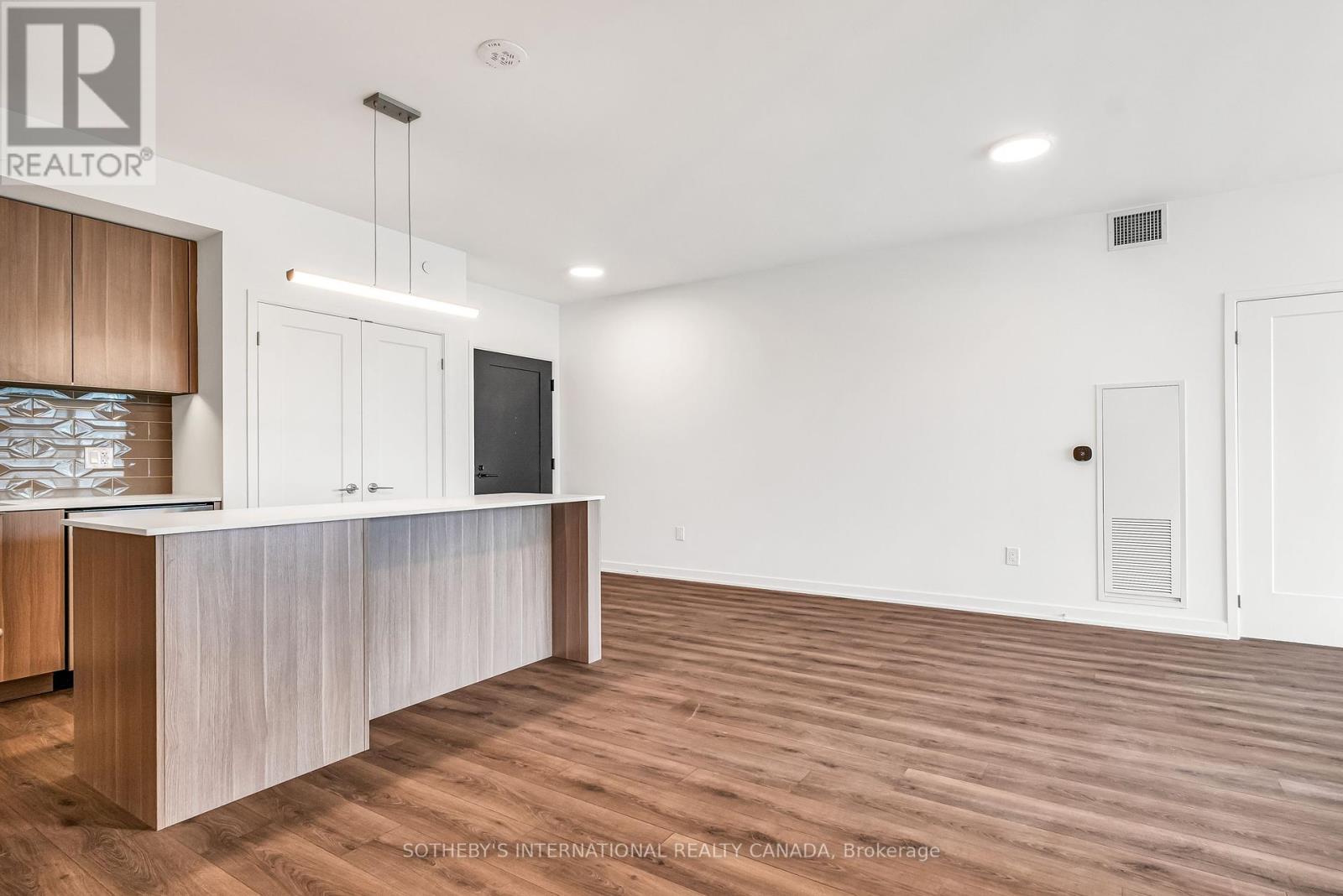 1122 - 88 Bathurst Street, Toronto, Ontario  M5V 0W8 - Photo 10 - C12212202