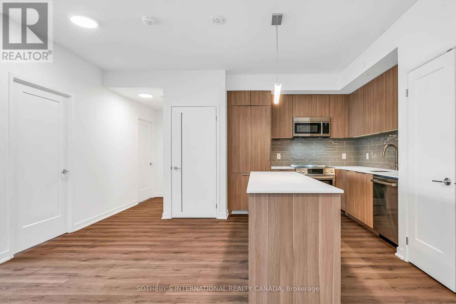 1122 - 88 Bathurst Street, Toronto, Ontario  M5V 0W8 - Photo 2 - C12212202