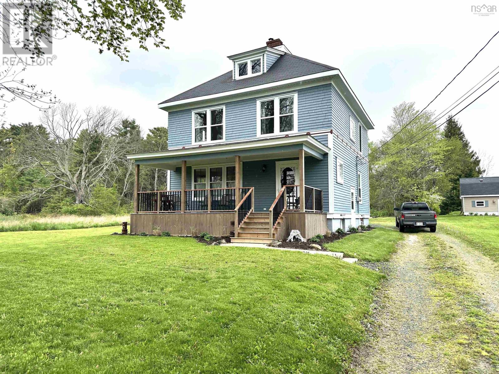 Property at 423 Highway 8 image 1