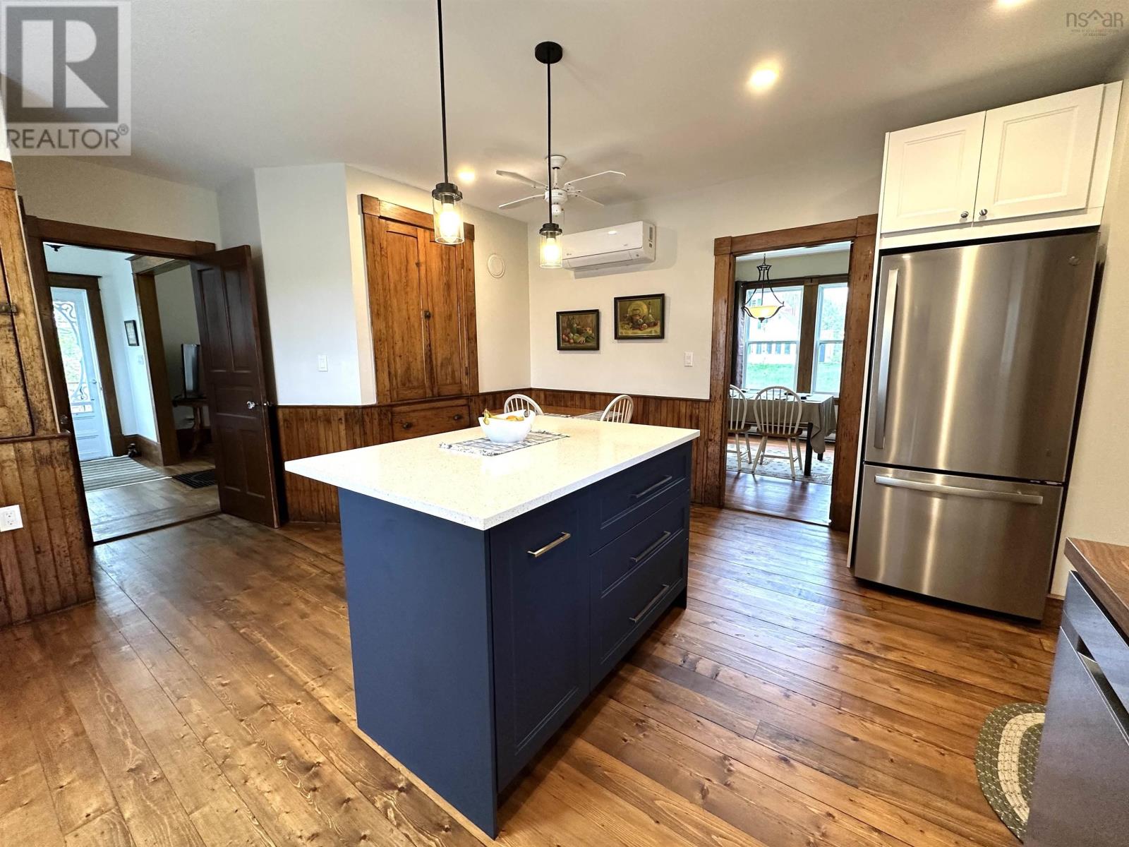 Property at 423 Highway 8 image 4