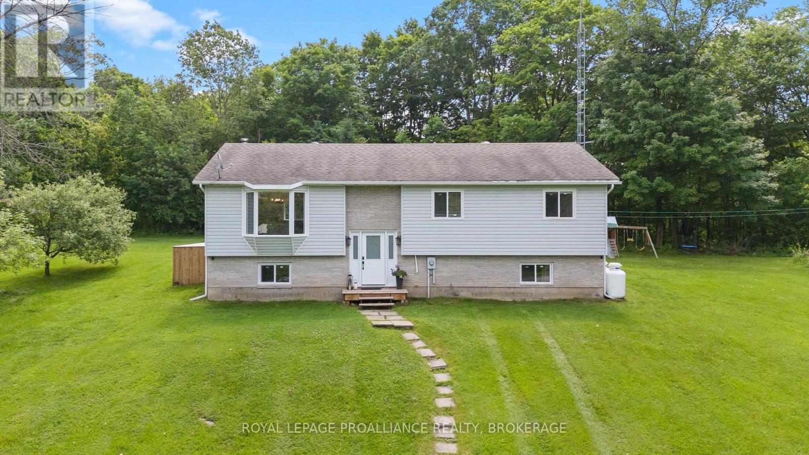 700 Daytown Road, Rideau Lakes, Ontario  K0E 1G0 - Photo 2 - X12212221