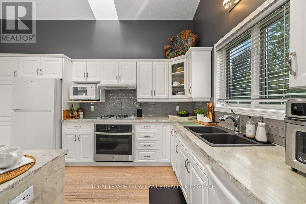 953 Cottage Farms Road, Kingston, Ontario  K7L 4V1 - Photo 13 - X12212231
