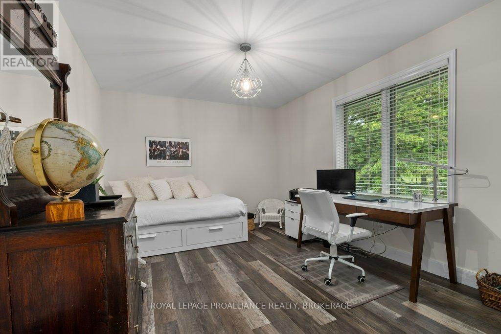 953 Cottage Farms Road, Kingston, Ontario  K7L 4V1 - Photo 26 - X12212231
