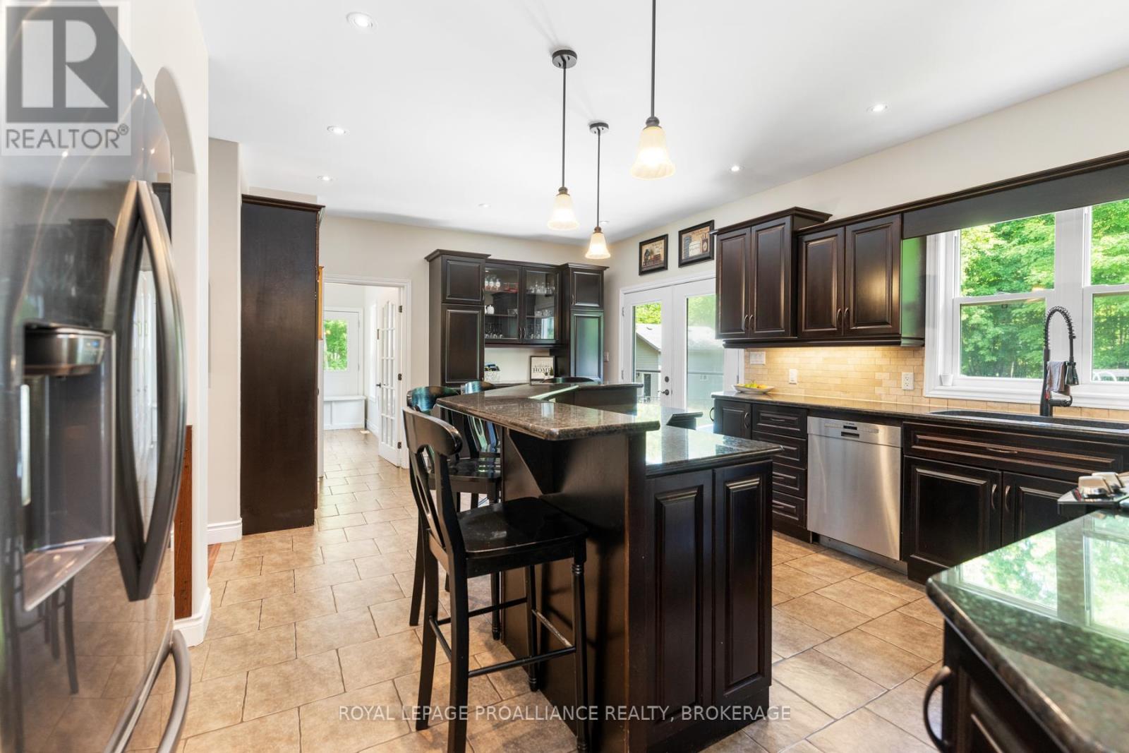 10 Owen Avenue, Front Of Leeds & Seeleys Bay, Ontario  K7G 2V4 - Photo 11 - X12212314