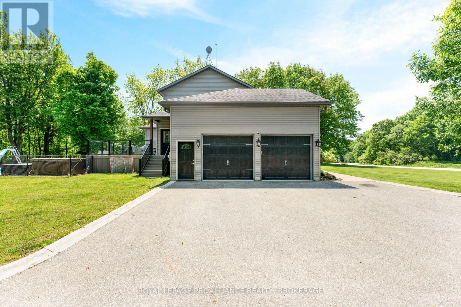 10 Owen Avenue, Front Of Leeds & Seeleys Bay, Ontario  K7G 2V4 - Photo 35 - X12212314