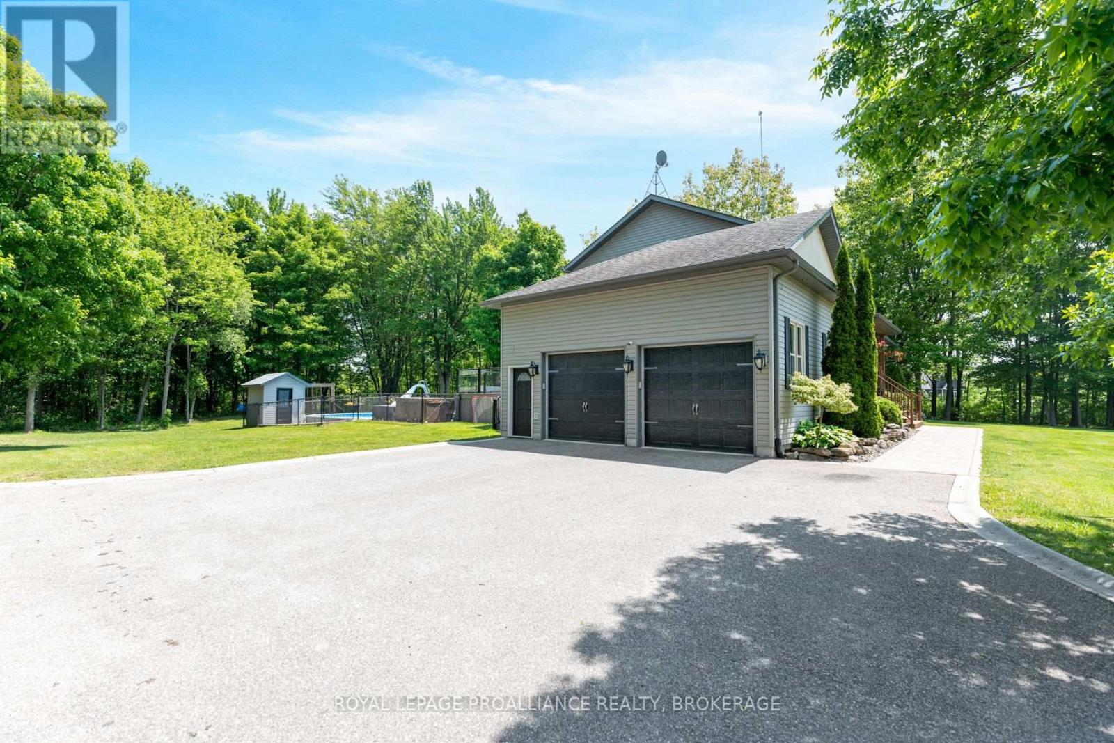 10 Owen Avenue, Front Of Leeds & Seeleys Bay, Ontario  K7G 2V4 - Photo 45 - X12212314