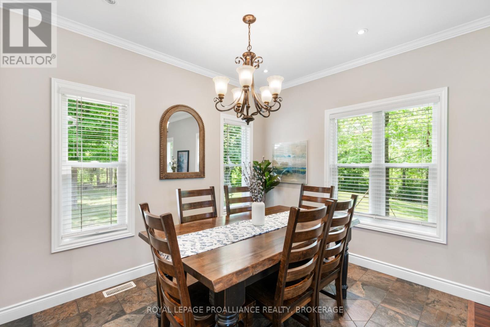 10 Owen Avenue, Front Of Leeds & Seeleys Bay, Ontario  K7G 2V4 - Photo 6 - X12212314
