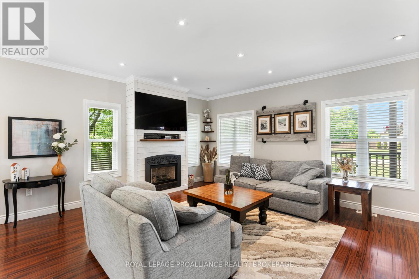 10 Owen Avenue, Front Of Leeds & Seeleys Bay, Ontario  K7G 2V4 - Photo 7 - X12212314