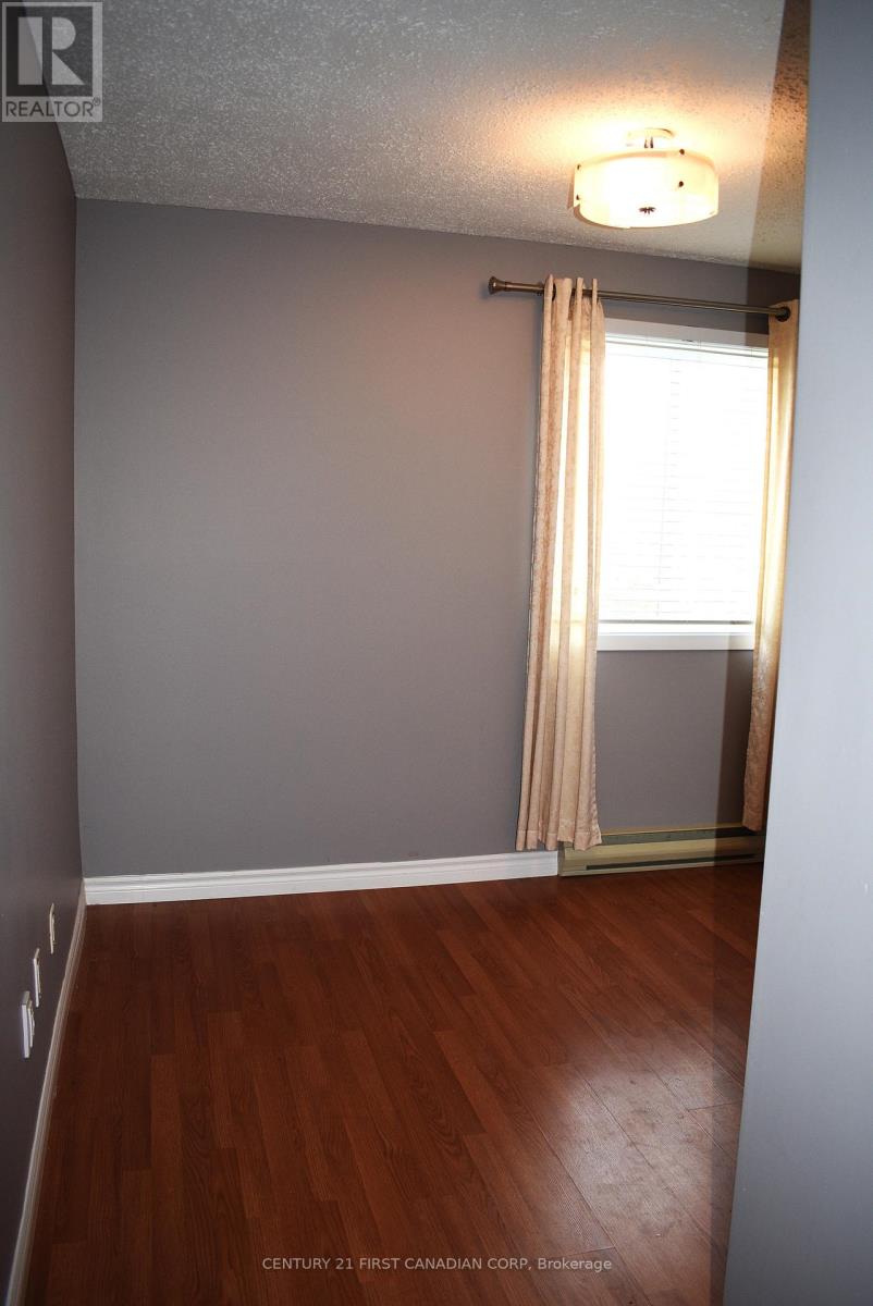 120 - 725 Deveron Crescent, London South, Ontario  N5Z 4X3 - Photo 17 - X12212245