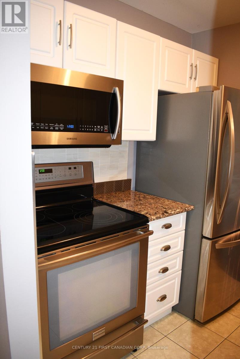 120 - 725 Deveron Crescent, London South, Ontario  N5Z 4X3 - Photo 7 - X12212245