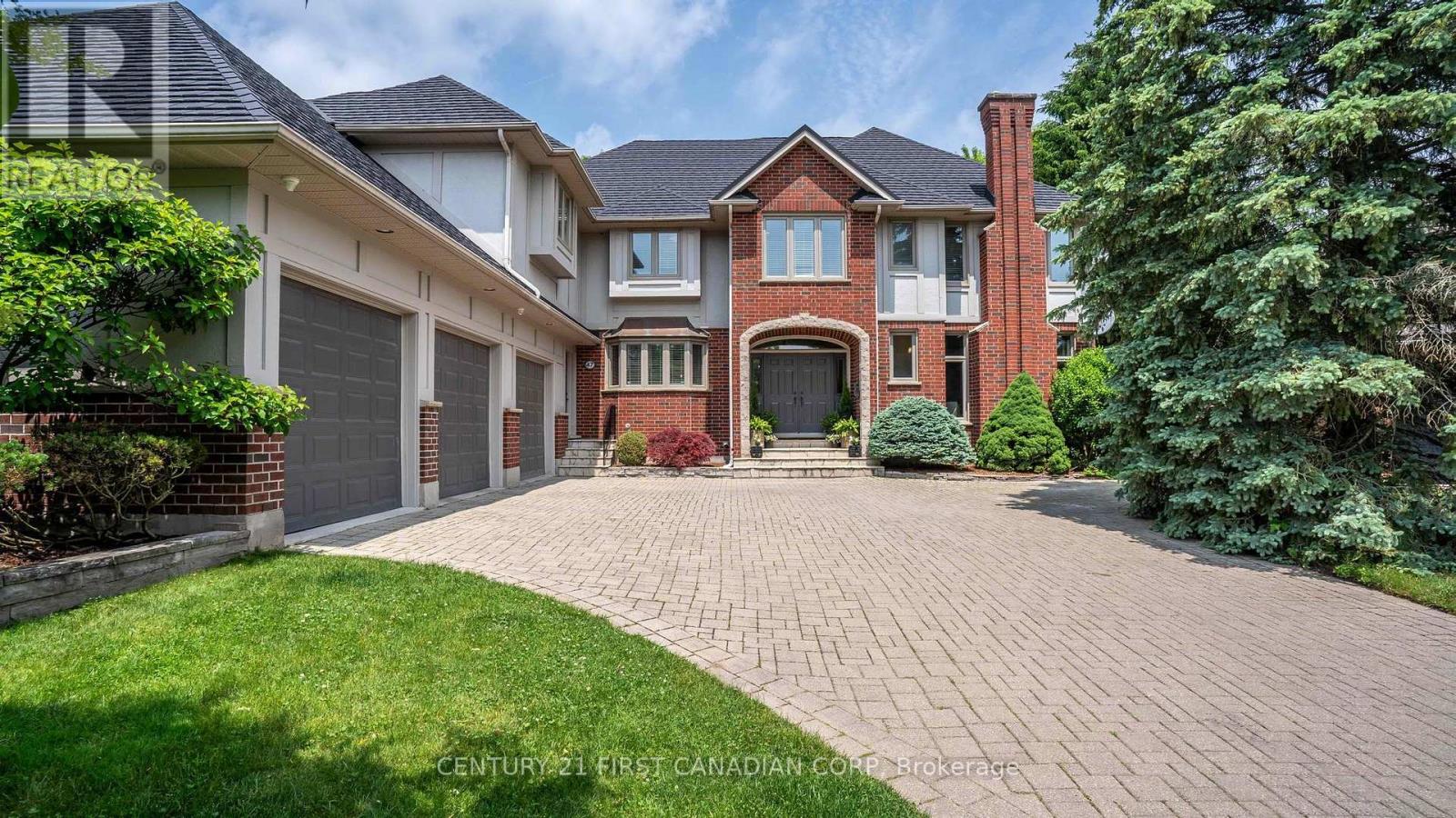 47 Woods Edge Close