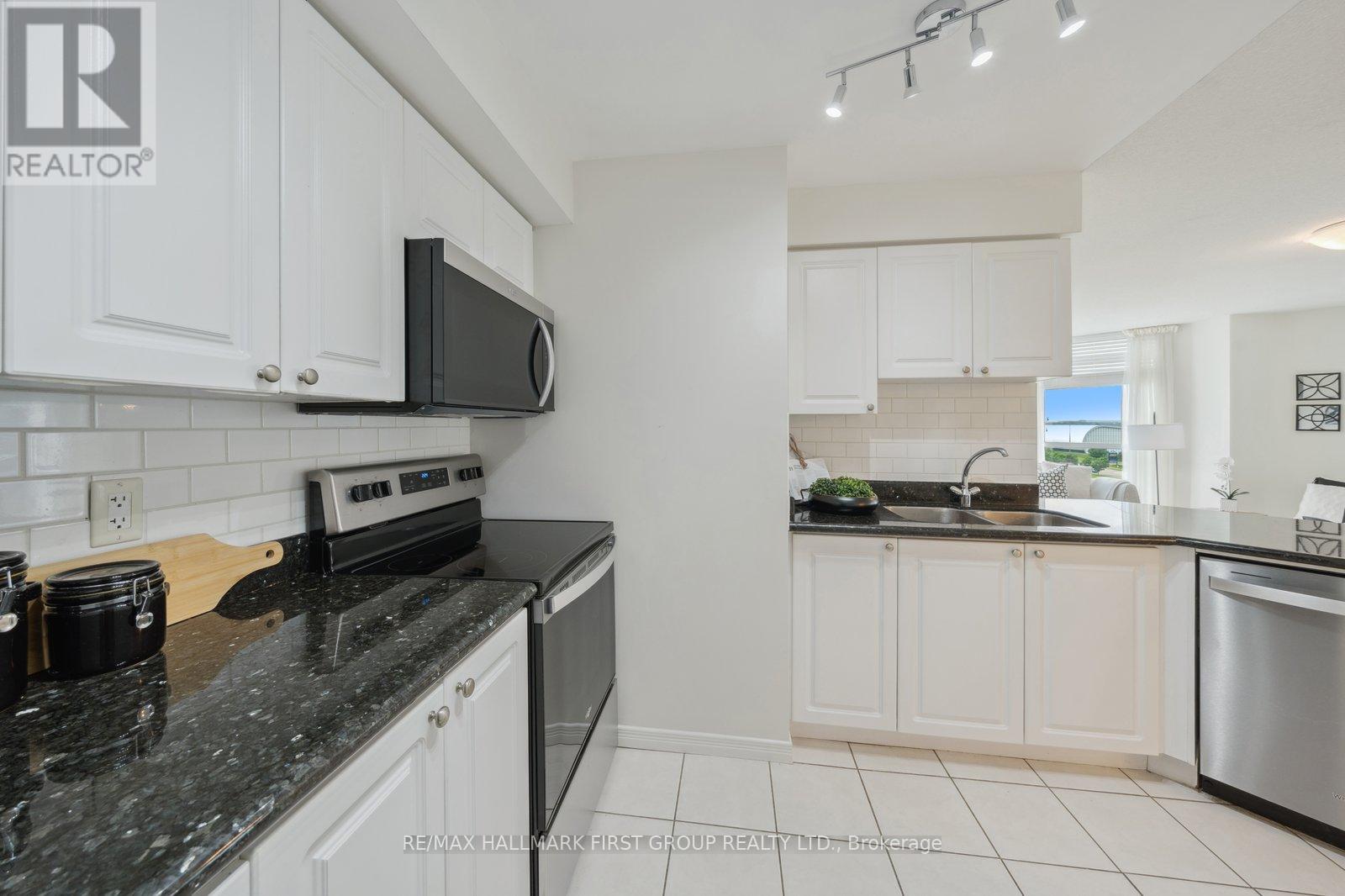 817 - 340 Watson Street W, Whitby, Ontario  L1N 9G1 - Photo 16 - E12212129