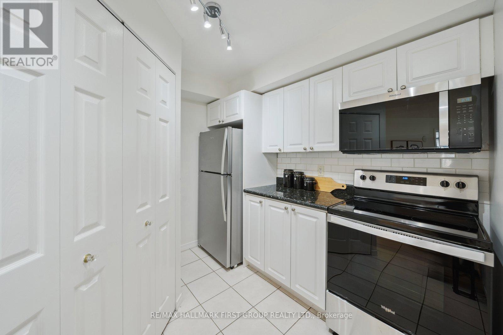 817 - 340 Watson Street W, Whitby, Ontario  L1N 9G1 - Photo 17 - E12212129