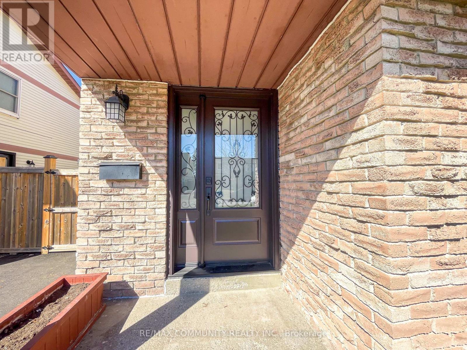 1268 Trowbridge Drive, Oshawa, Ontario  L1G 7H2 - Photo 5 - E12212171