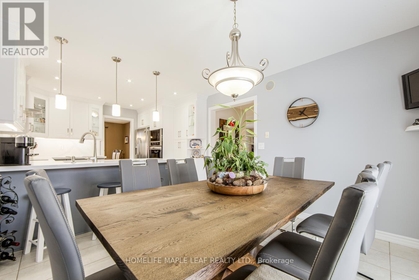 37 Saint Avenue, Bradford West Gwillimbury, Ontario  L3Z 3E6 - Photo 13 - N12212041