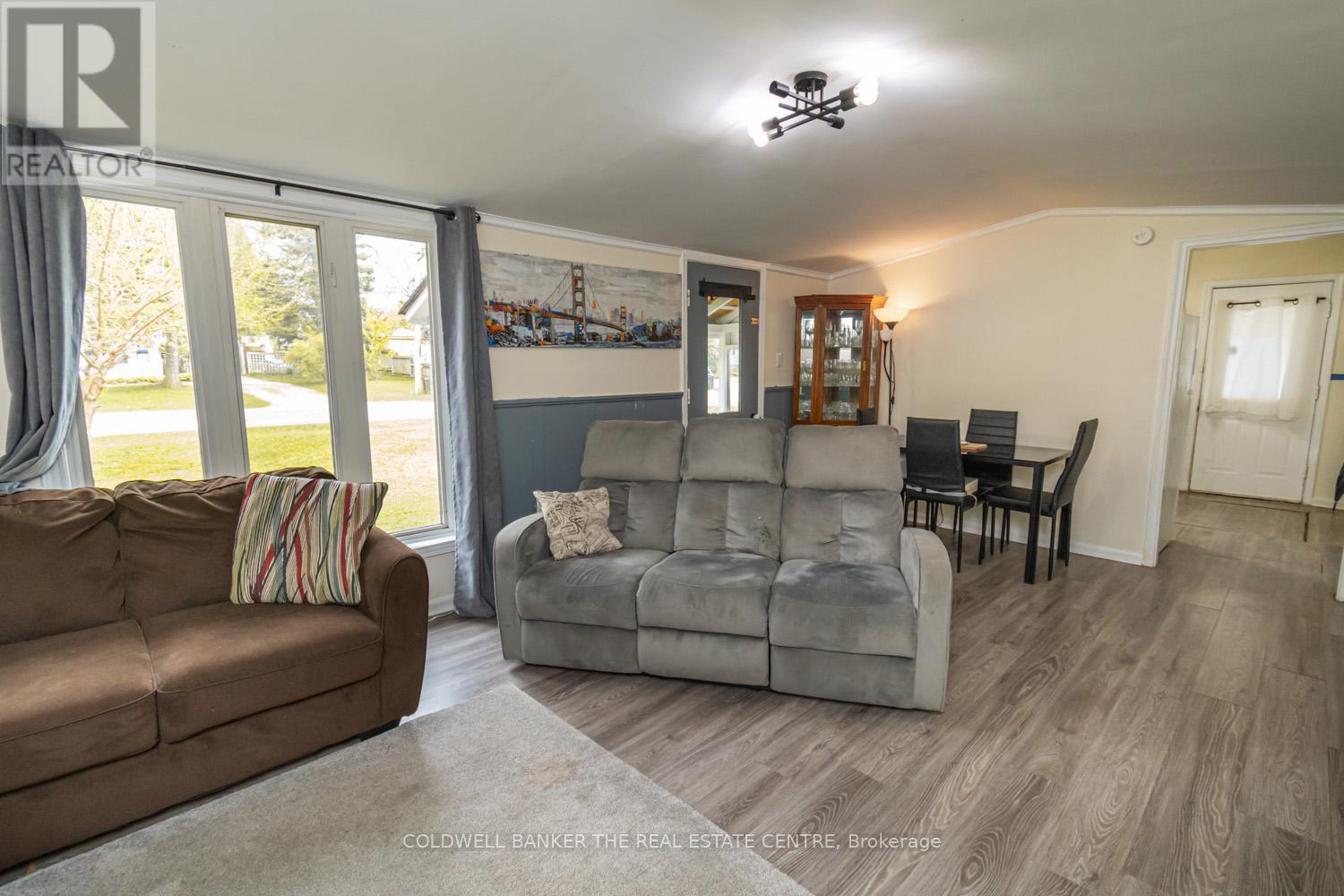 119 Elizabeth Street, Essa, Ontario  L0M 1B0 - Photo 4 - N12212092