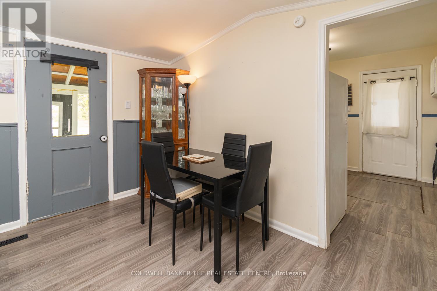 119 Elizabeth Street, Essa, Ontario  L0M 1B0 - Photo 5 - N12212092