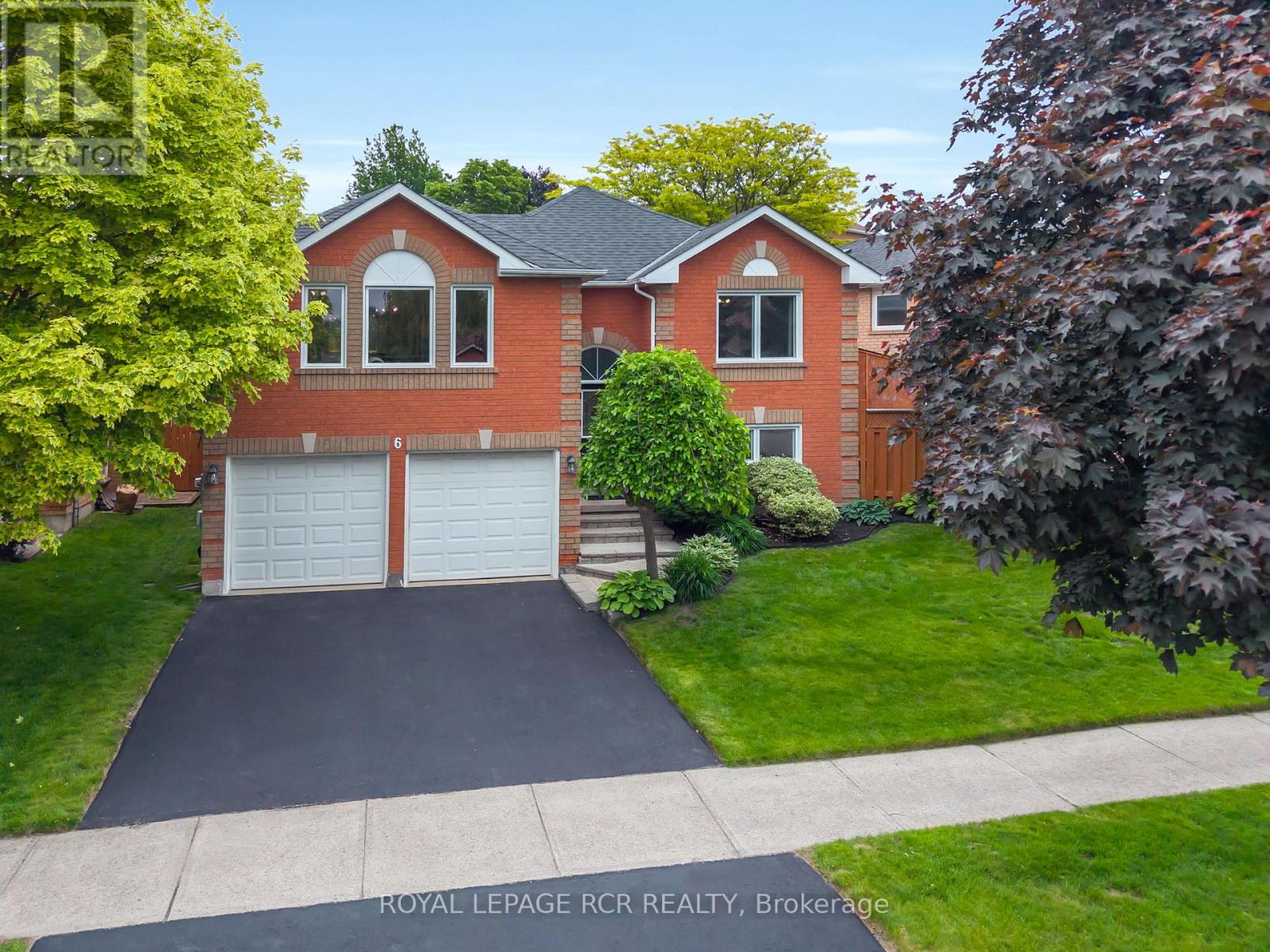 6 Compton Crescent, Bradford West Gwillimbury (Bradford), Ontario  L3Z 2X5 - Photo 2 - N12212093