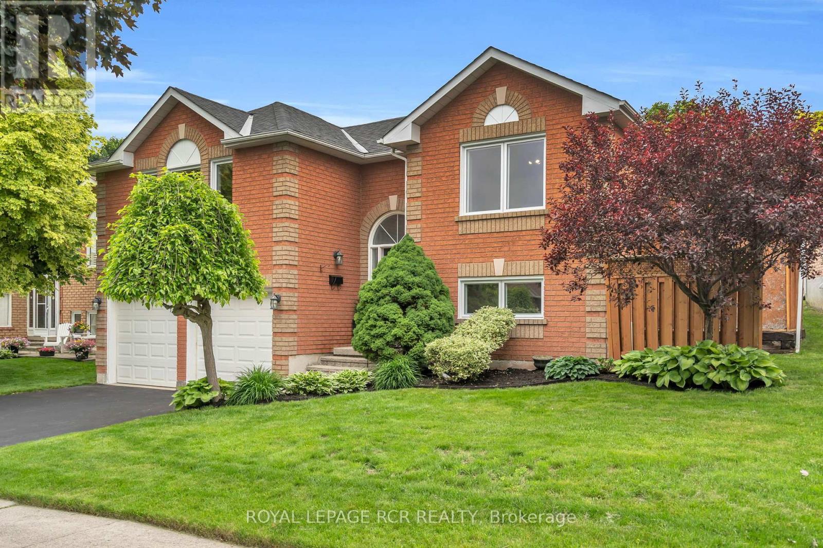 6 Compton Crescent, Bradford West Gwillimbury (Bradford), Ontario  L3Z 2X5 - Photo 3 - N12212093