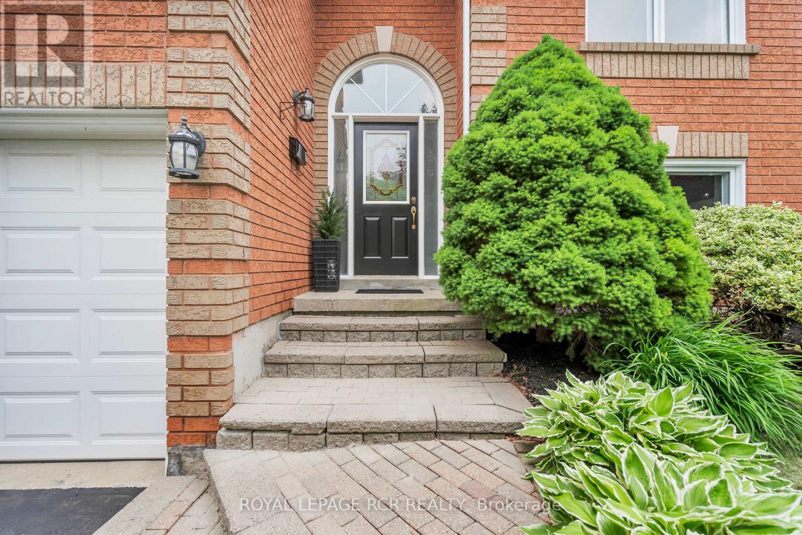 6 Compton Crescent, Bradford West Gwillimbury (Bradford), Ontario  L3Z 2X5 - Photo 7 - N12212093