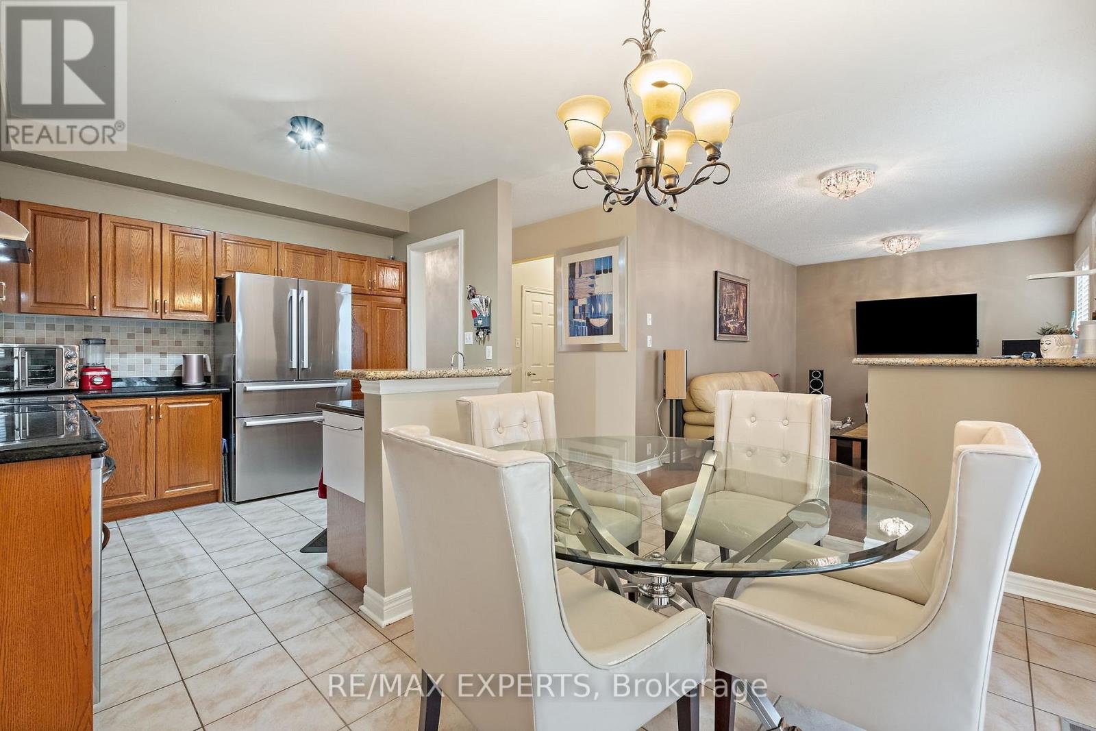 72 Turning Leaf Drive, Vaughan (Sonoma Heights), Ontario  L4H 2J4 - Photo 10 - N12212140
