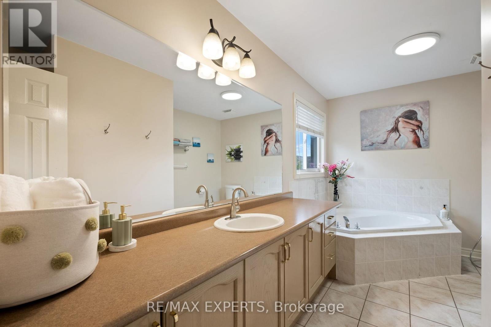 72 Turning Leaf Drive, Vaughan (Sonoma Heights), Ontario  L4H 2J4 - Photo 24 - N12212140