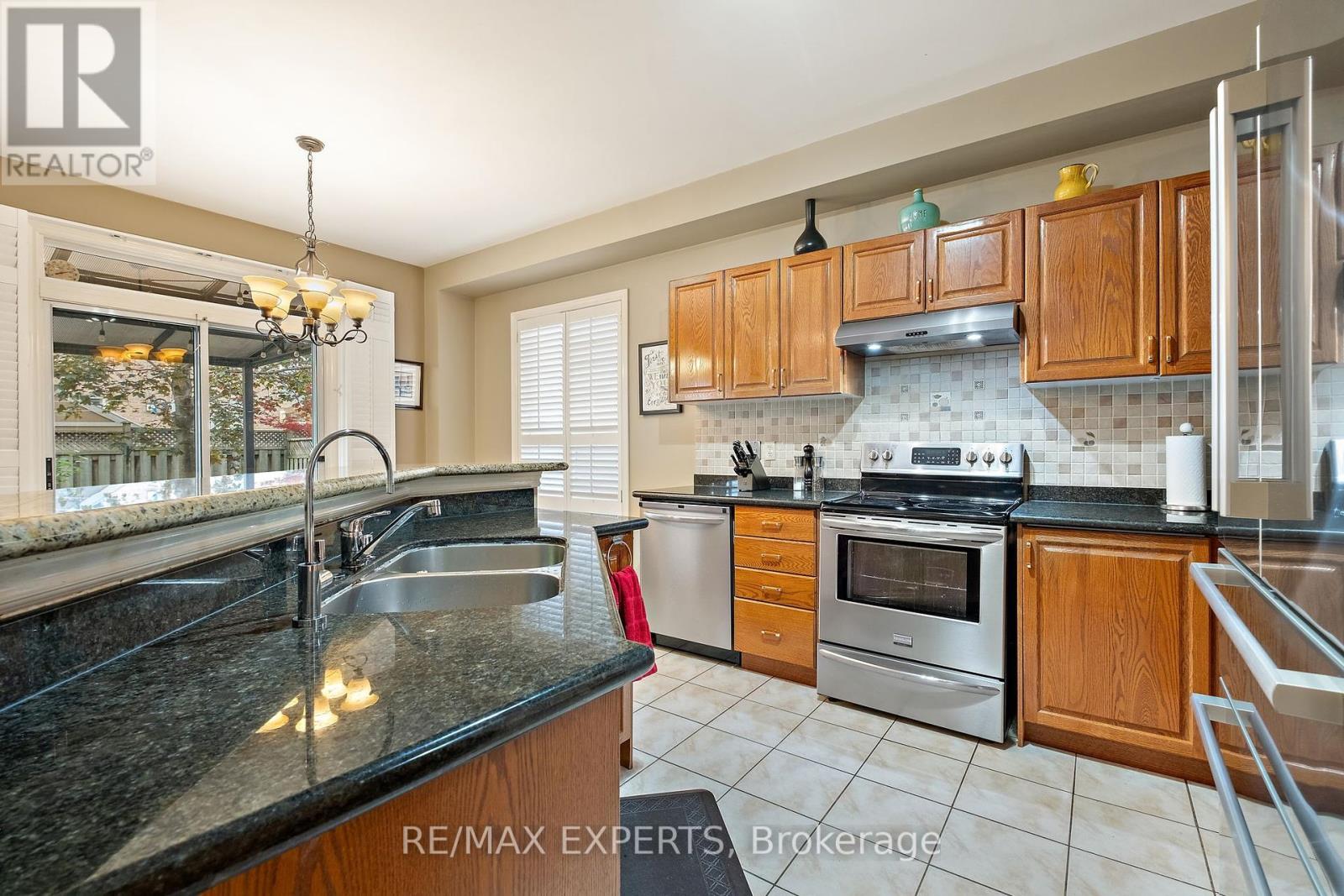 72 Turning Leaf Drive, Vaughan (Sonoma Heights), Ontario  L4H 2J4 - Photo 6 - N12212140