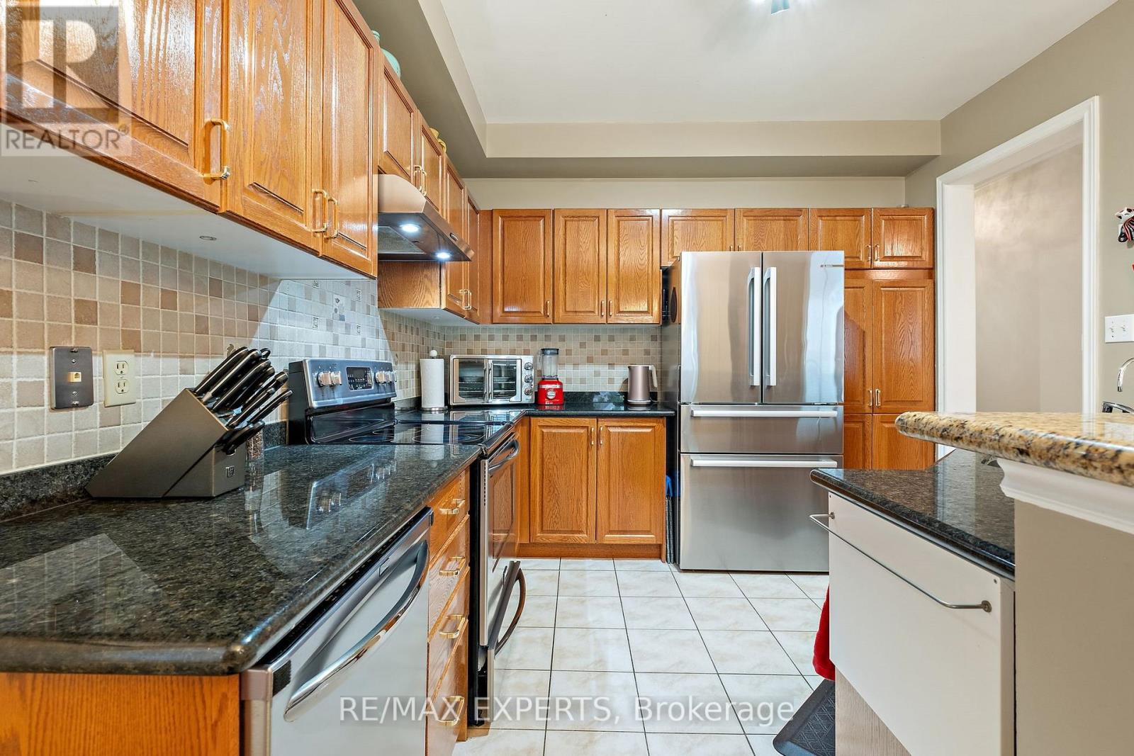 72 Turning Leaf Drive, Vaughan (Sonoma Heights), Ontario  L4H 2J4 - Photo 7 - N12212140
