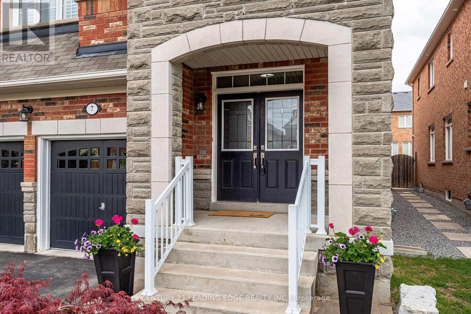Property at 7 MCCANN CRESCENT image 2