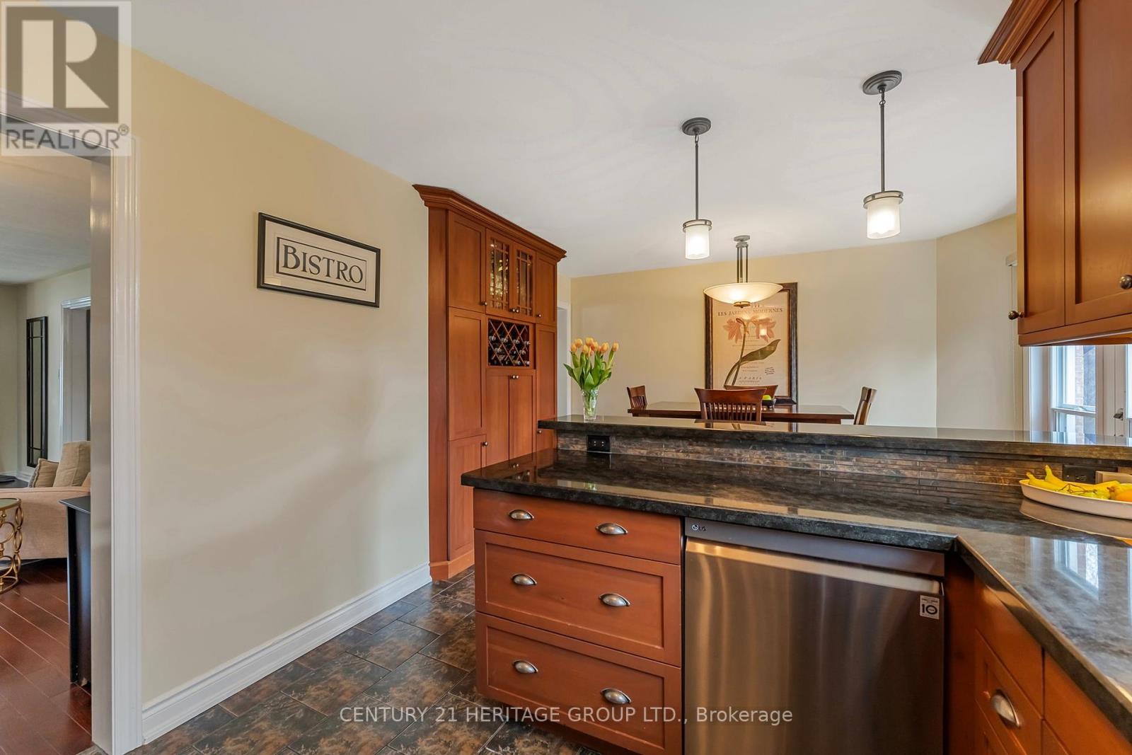 29 Prince Drive, Bradford West Gwillimbury (Bradford), Ontario  L3Z 3B7 - Photo 13 - N12212182