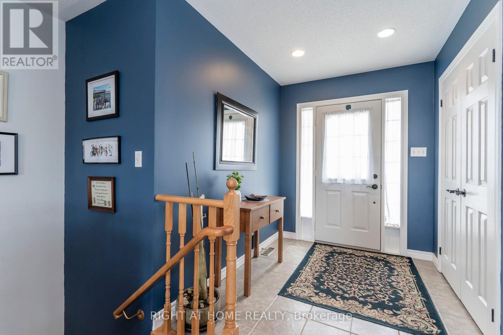 16 O'neill Circle, Springwater (Phelpston), Ontario  L2L 2K0 - Photo 4 - S12212063