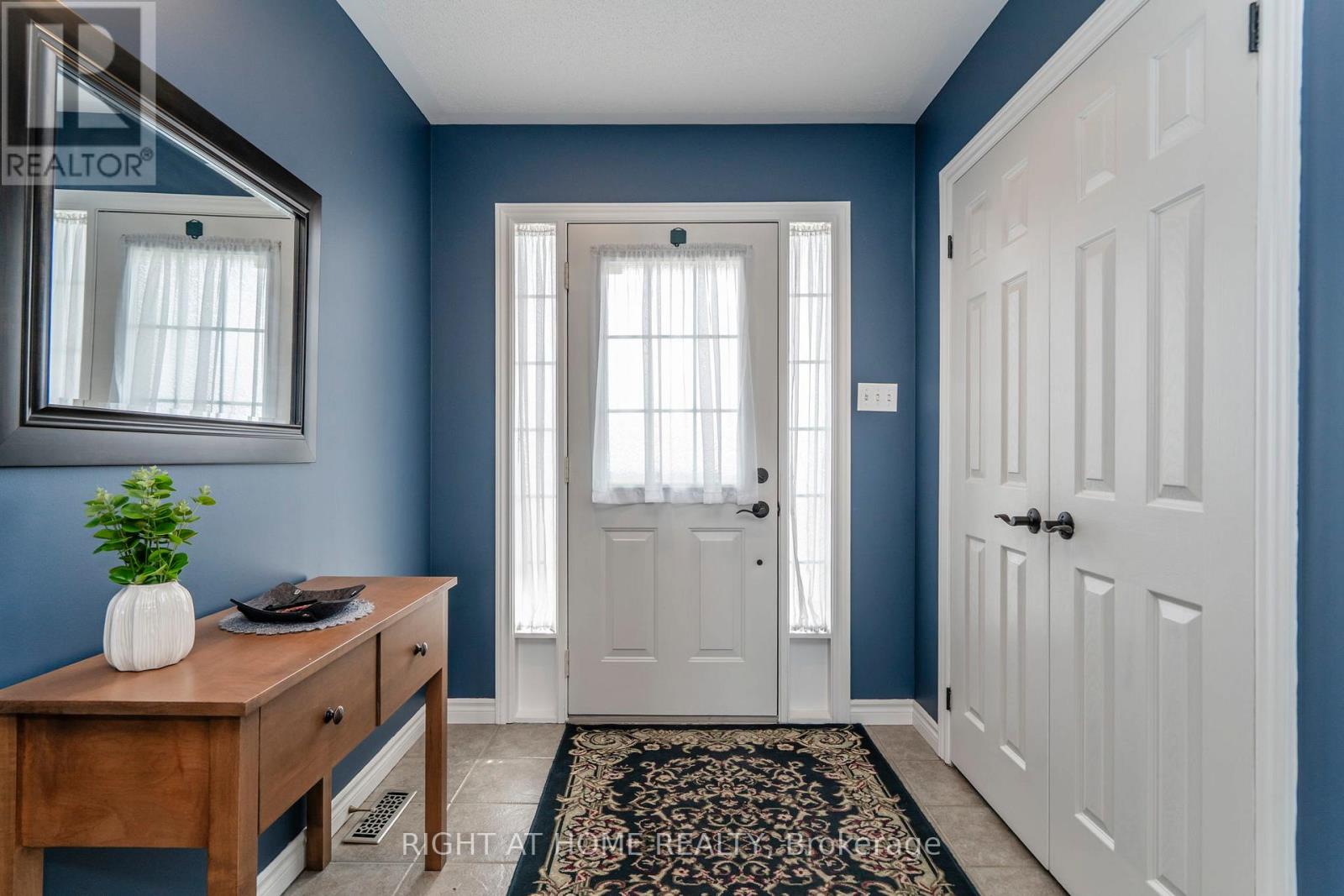 16 O'neill Circle, Springwater (Phelpston), Ontario  L2L 2K0 - Photo 5 - S12212063