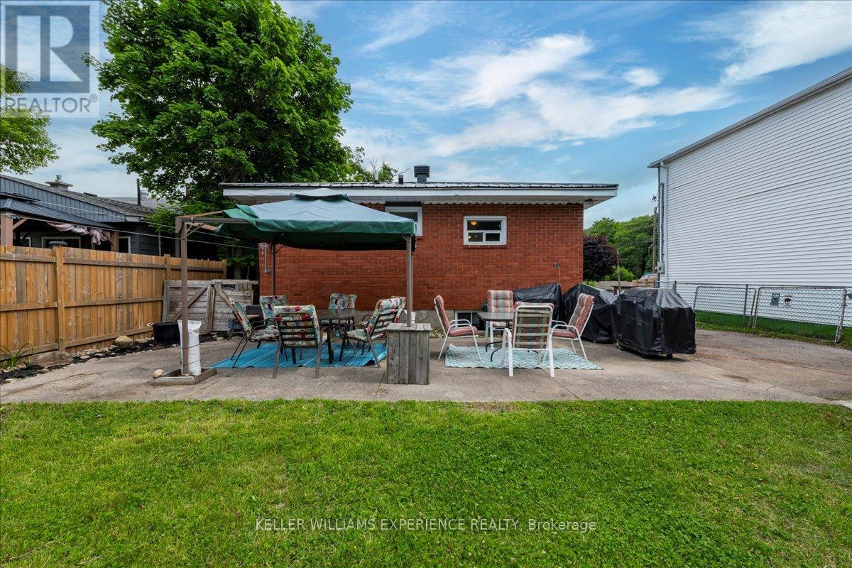 227 Southview Road, Barrie, Ontario  L4N 3X6 - Photo 15 - S12212120