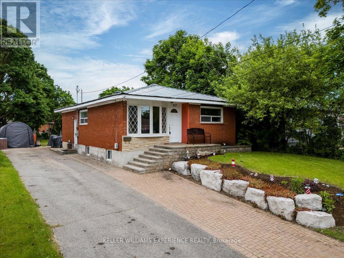 227 Southview Road, Barrie, Ontario  L4N 3X6 - Photo 18 - S12212120