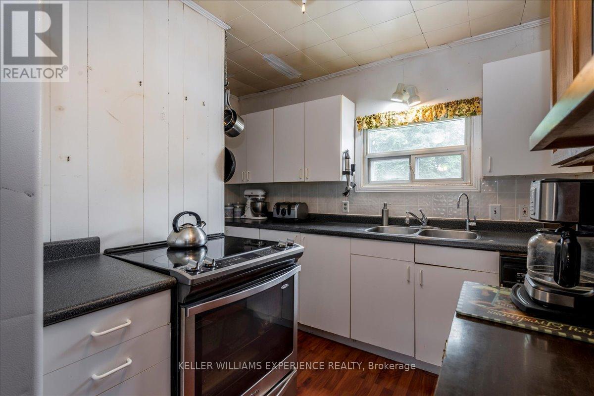 227 Southview Road, Barrie, Ontario  L4N 3X6 - Photo 9 - S12212120