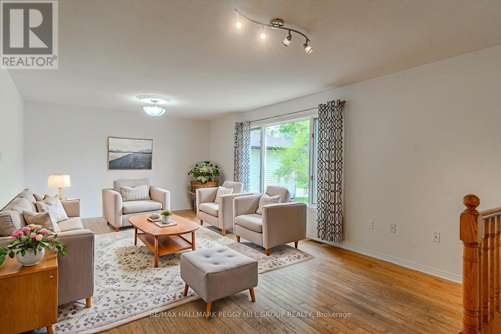 26 Innisbrook Drive, Wasaga Beach, Ontario  L9Z 1G3 - Photo 3 - S12212144