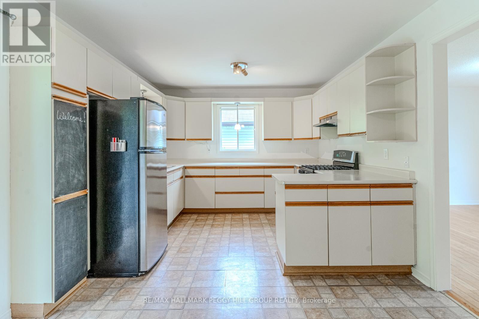 26 Innisbrook Drive, Wasaga Beach, Ontario  L9Z 1G3 - Photo 5 - S12212144