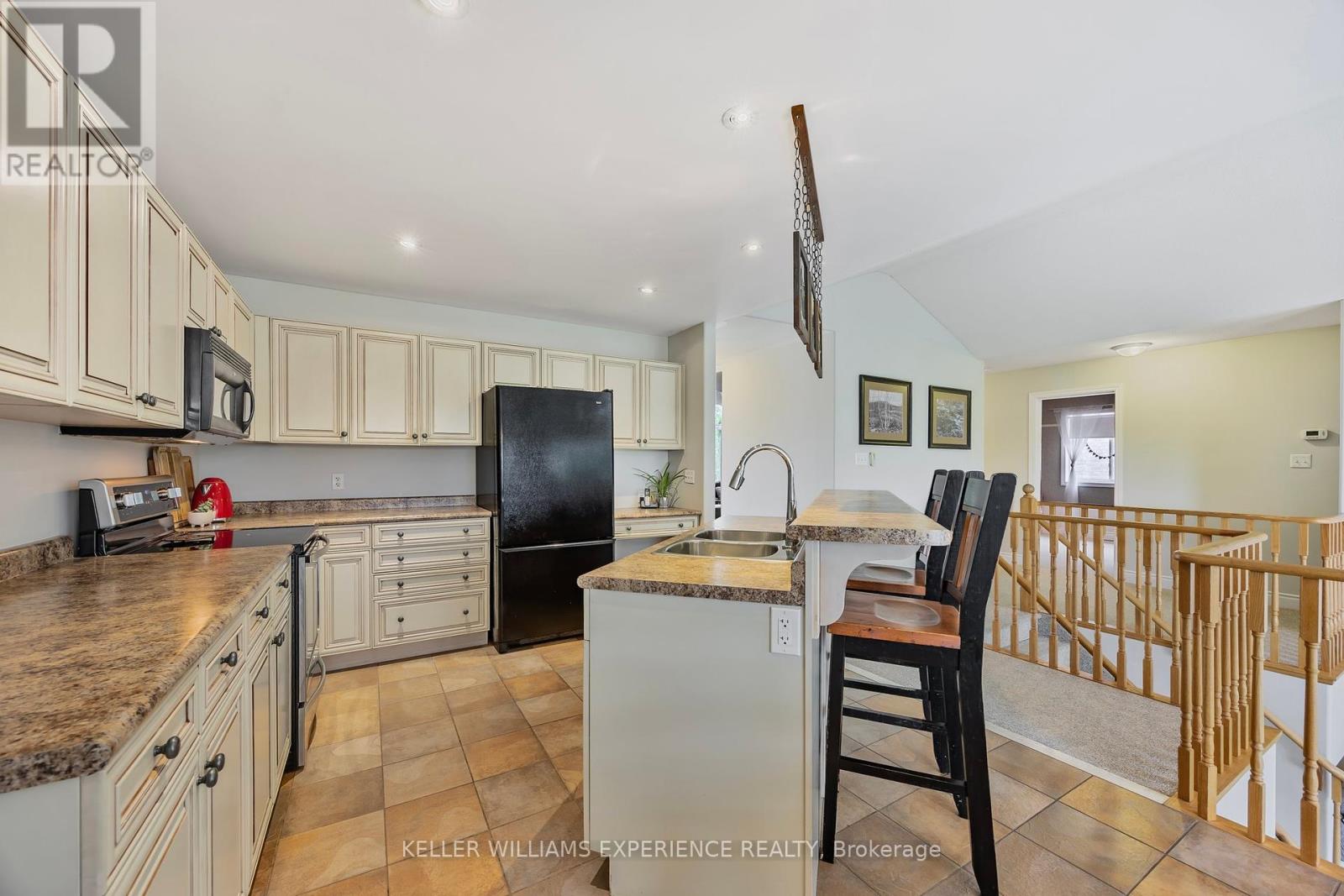 26 Wildflower Court, Barrie, Ontario  L4N 4G3 - Photo 14 - S12212147