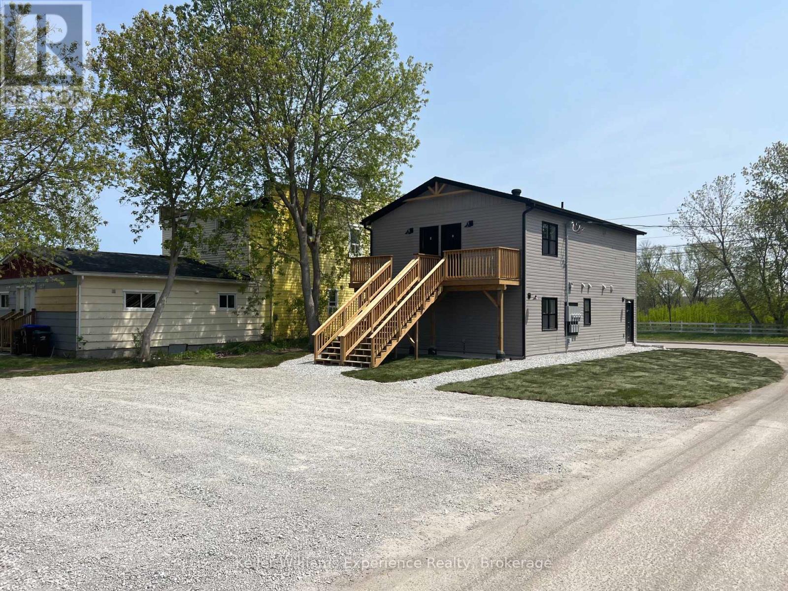767 Second Avenue, Tay, Ontario  L0K 1R0 - Photo 2 - S12212329