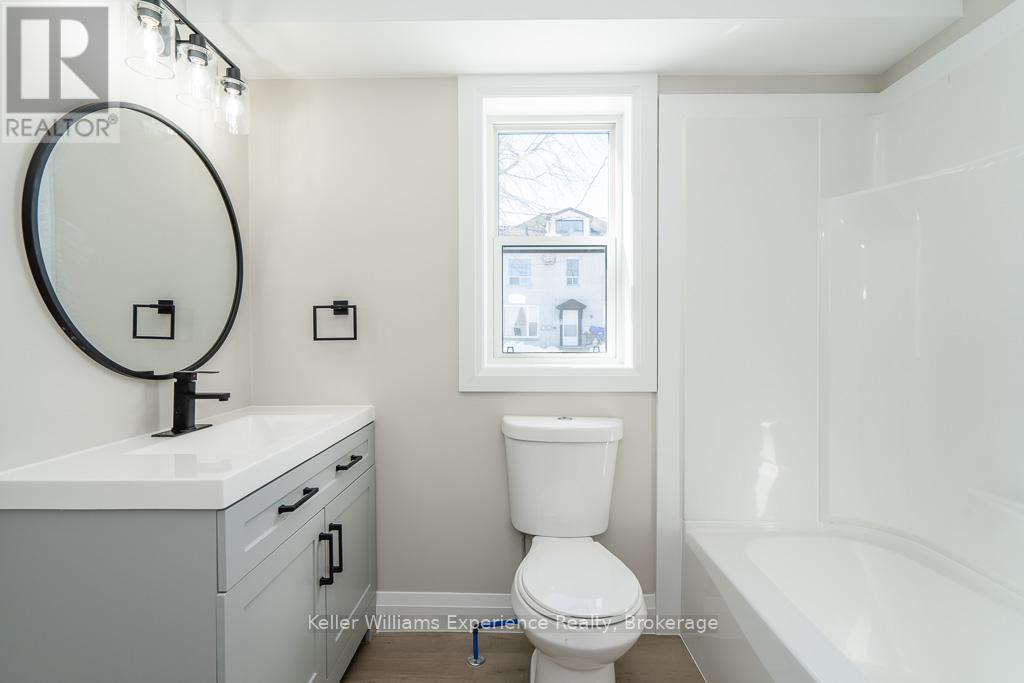 767 Second Avenue, Tay, Ontario  L0K 1R0 - Photo 4 - S12212329