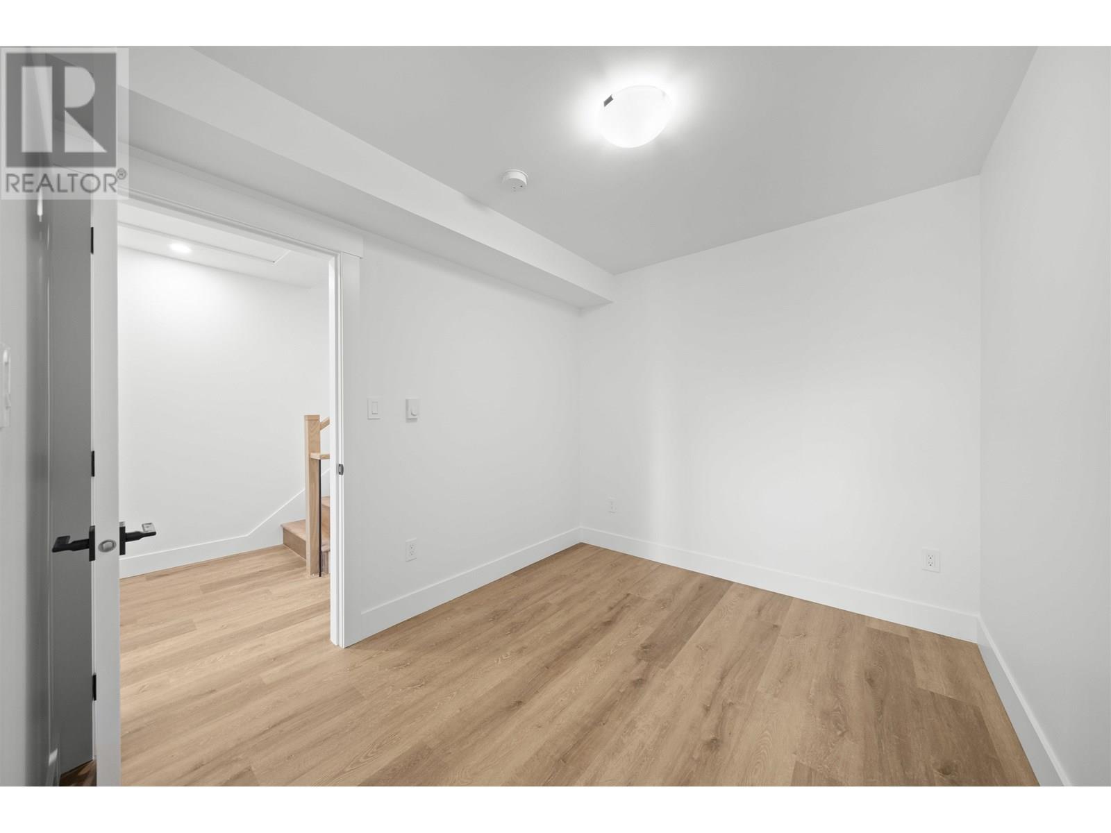 43 E Eighth Avenue, New Westminster, British Columbia  V3L 4J4 - Photo 14 - R3014153