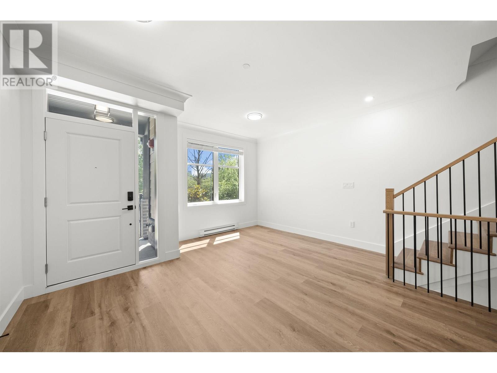 43 E Eighth Avenue, New Westminster, British Columbia  V3L 4J4 - Photo 2 - R3014153